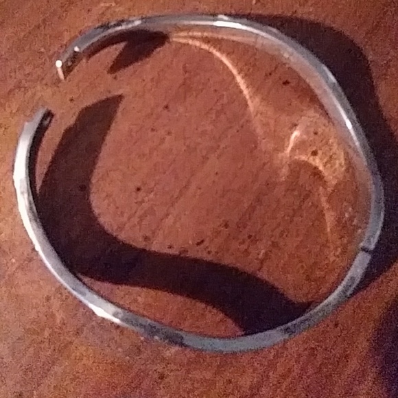 SALE!Vintage S.S. wavy oval shaped 925 hinged bangle bracelet 1 ONLY LEFT! - Picture 3 of 8